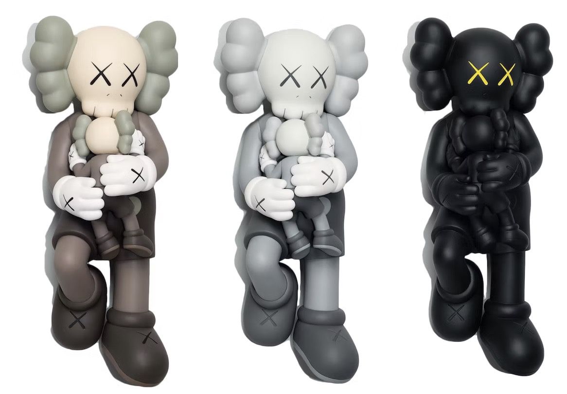 Brand New 100 Authentic KAWS Holiday Singapore Figure Set for Sale in