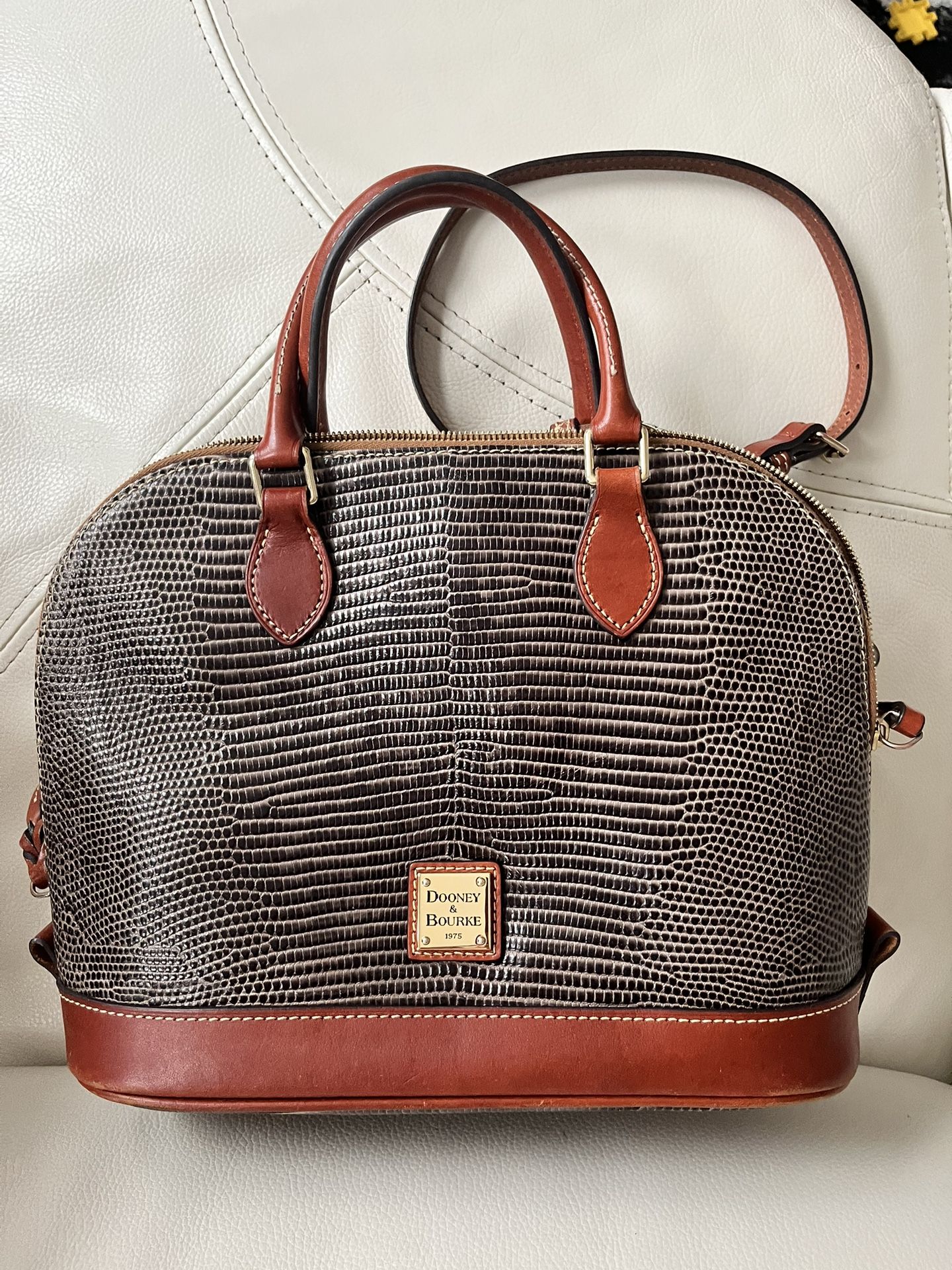 Dooney & Bourke Women Purse