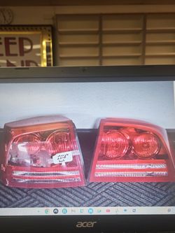 2010 dodge charger back tail lights