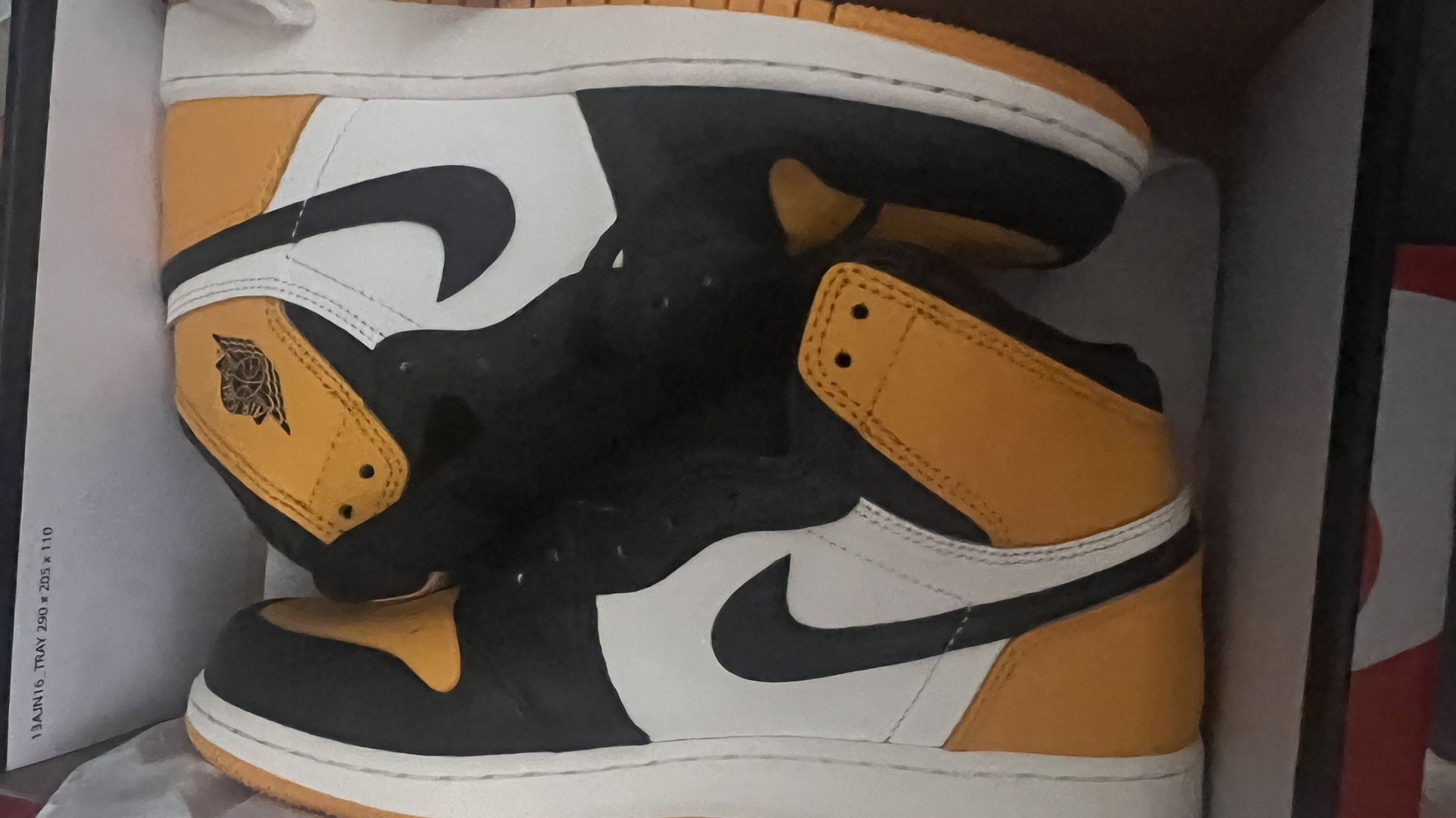 Air Jordan Retro High OG  Yellow Toe Taxi SZ 6