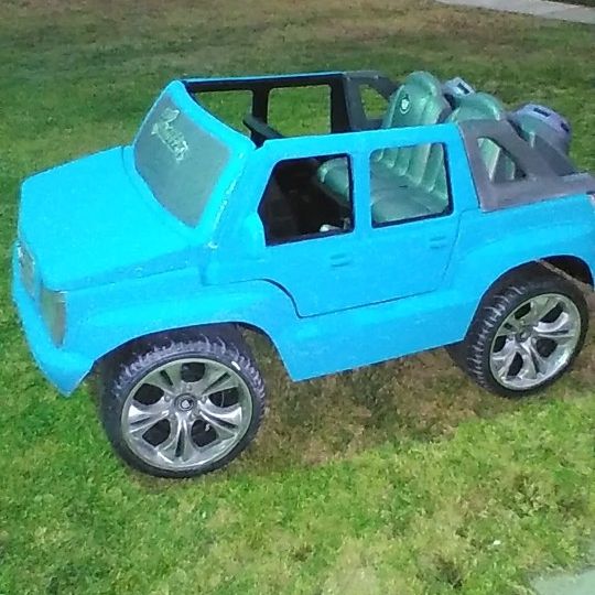 Kids Power Wheels Cadillac Escalade Includes 12 Volt Battery And Charger for Sale in Montclair CA OfferUp