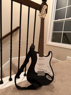 Squier STRAT by Fender - Like New