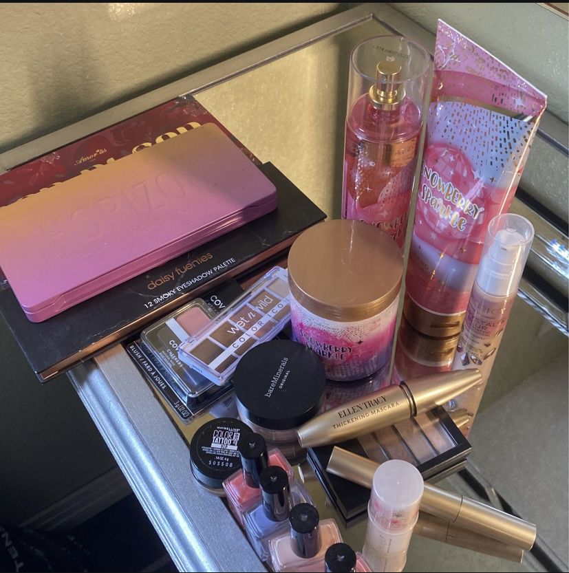 Makeup And Beauty Items 