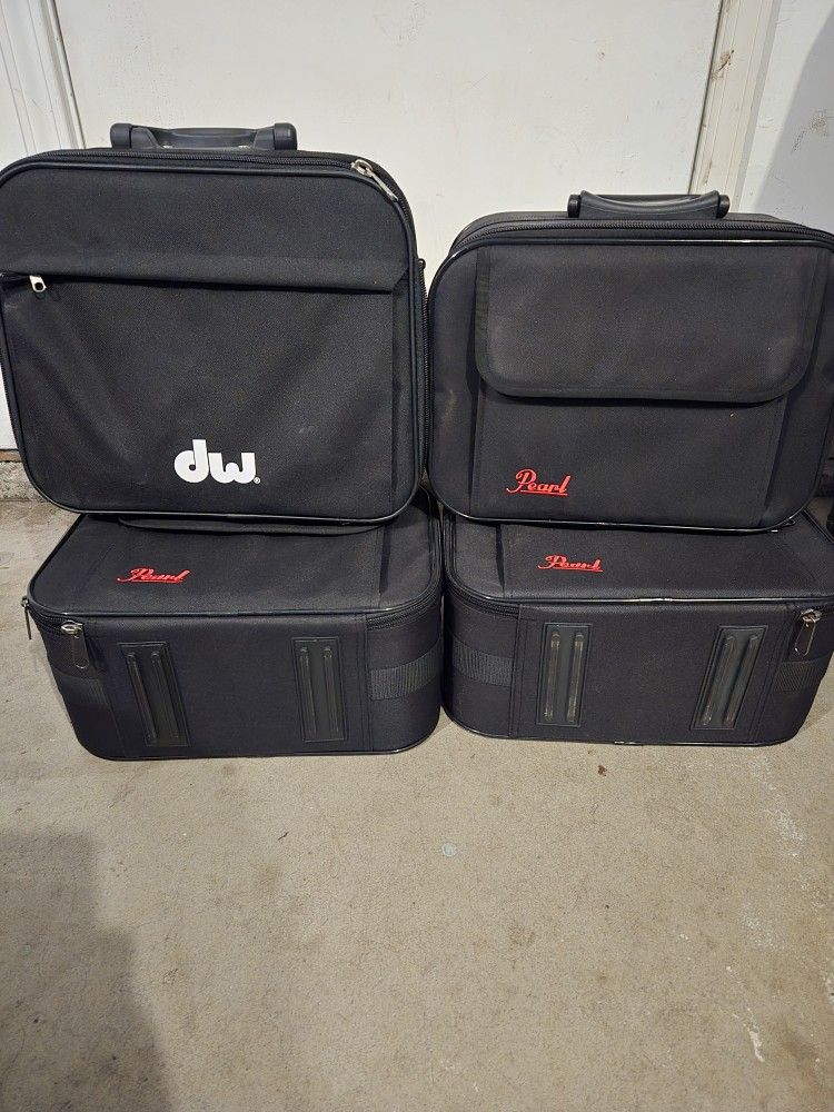 3 Pearl Bass Drum Pedel Case 1 DW Drum case