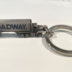 Roadway Express Semi Truck Shaped Trucking Keychain - Pewter. 2”L   NEW but hard to find design.