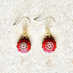 🔴 Pretty red and gold tone earrings made from vintage charms