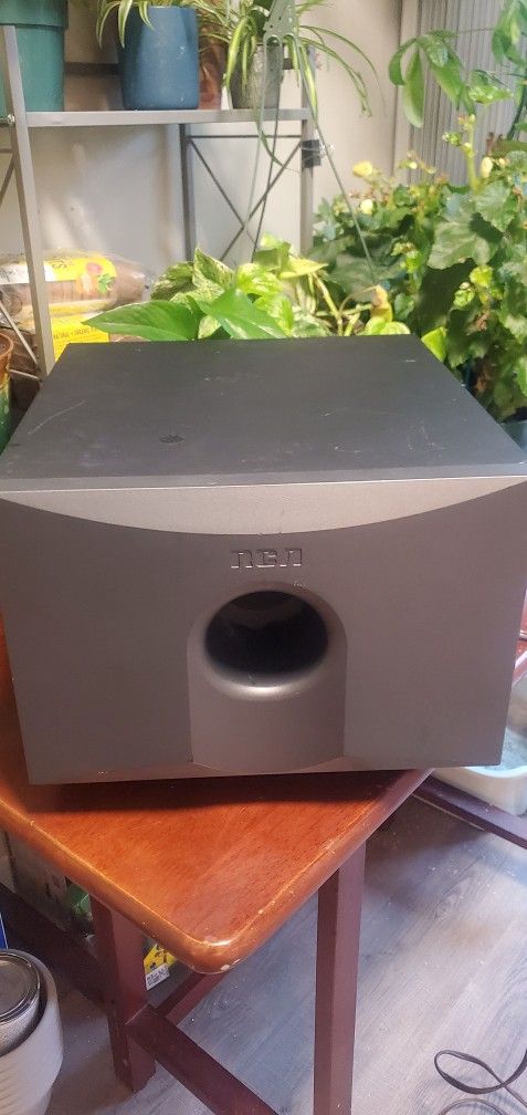 RCA SP2099AW Powered Subwoofer – Great Condition – $60