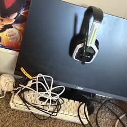 Gaming pc mouse keyboard monitor and headset