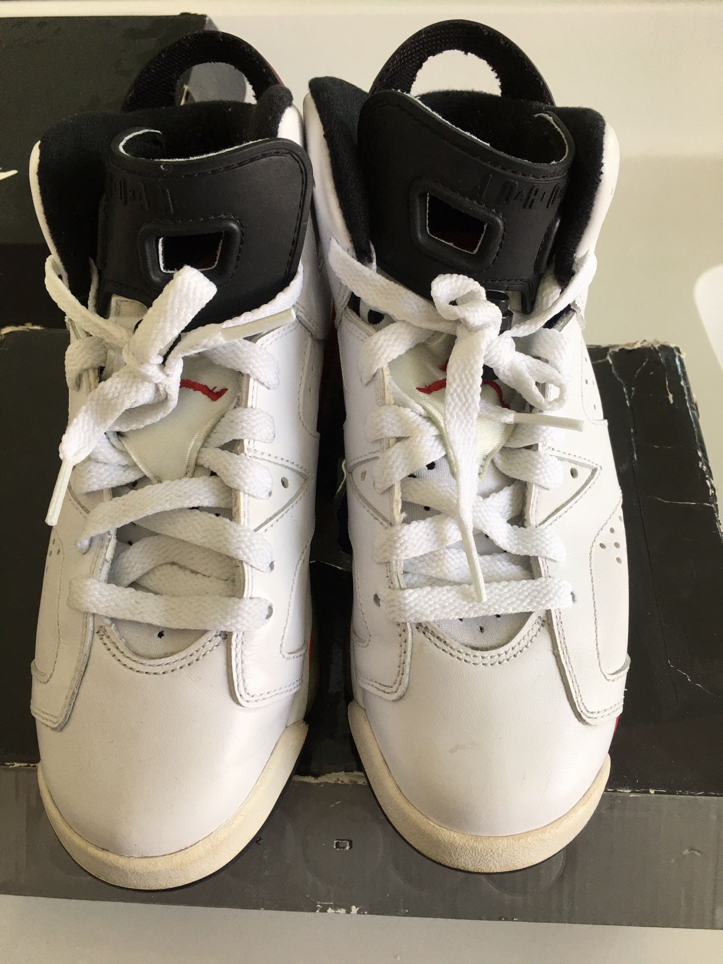 Air Jordan 6 GS Retro size 4 Y