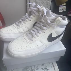 Nike Vision Court Low/ Great Condition