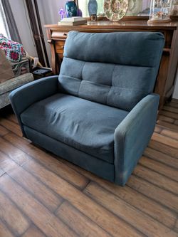 Loveseat recliner