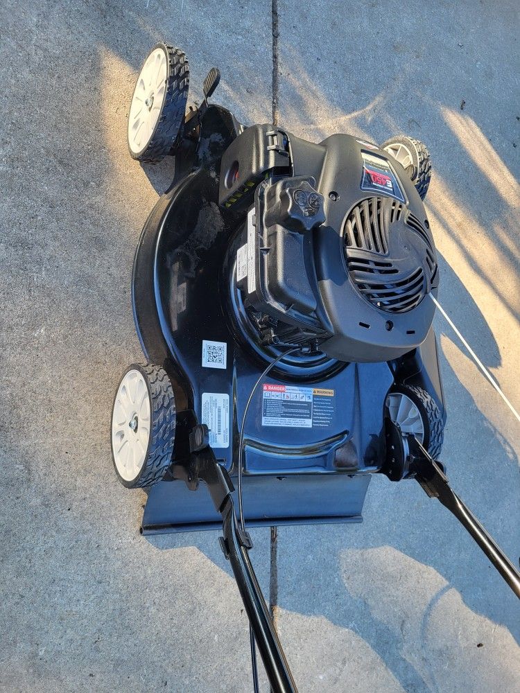 MURRAY BRIGGS&STRATTON PUSH LAWN MOWER.