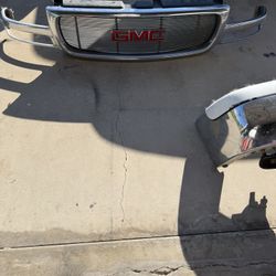 2000 GMC Grill And Bumper 