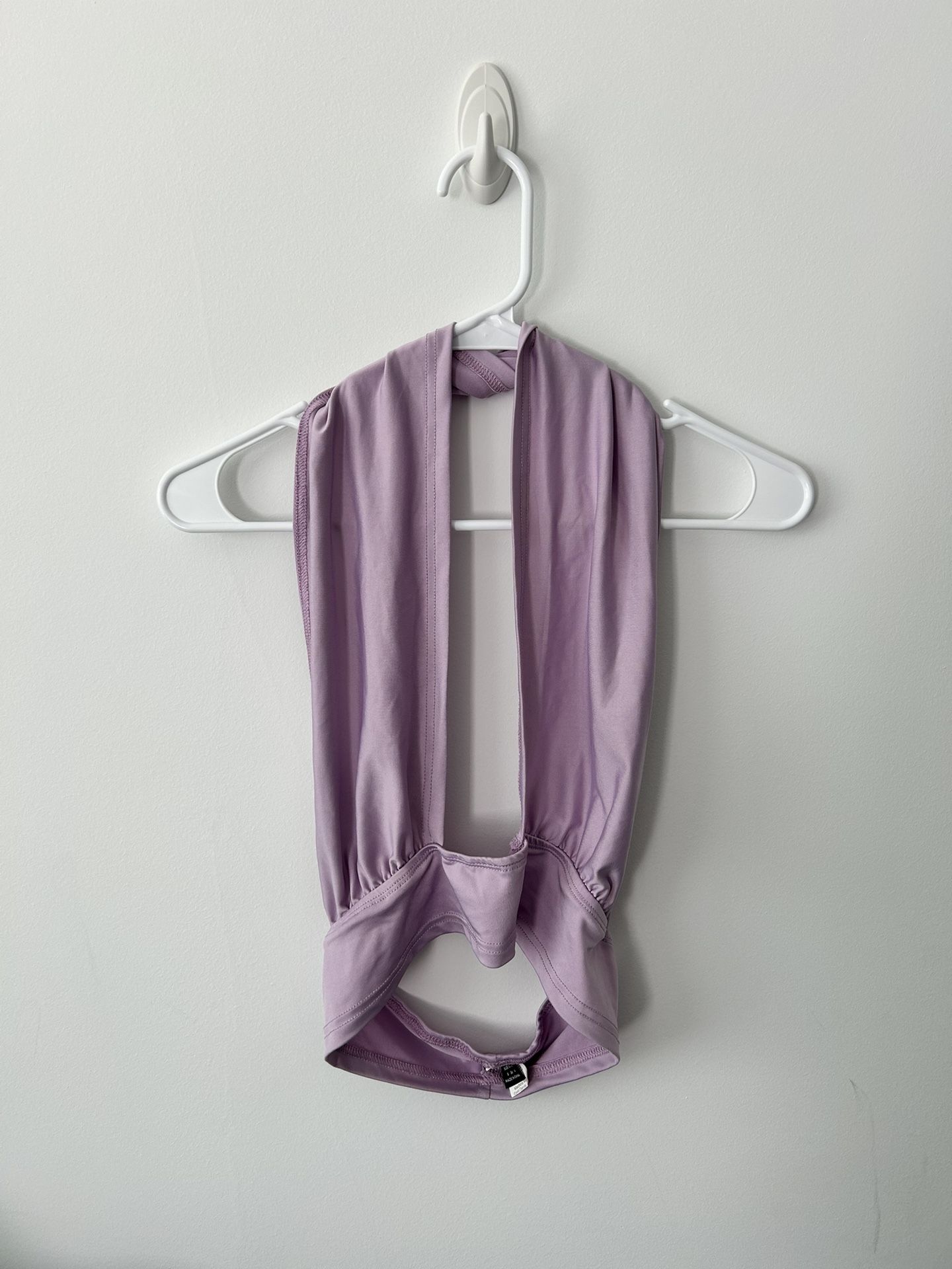 SHEIN Solid Cross Crop Halter Top