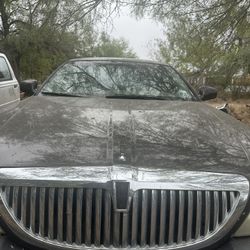 2005 Lincoln Town Car