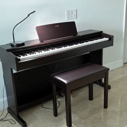 Yamaha Arius YDP-145 Digital Piano . 