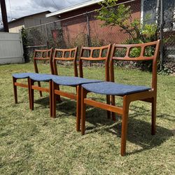 Set of 4 Mid-Century Modern Teak Dining Chairs – D-Scan