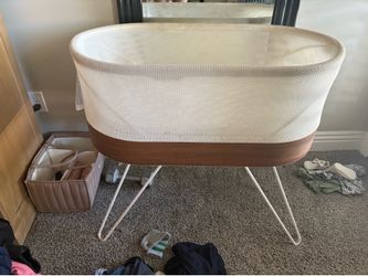 Snoo bassinet