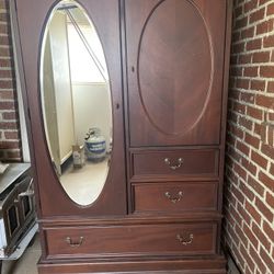 Armoire Lexington furniture 