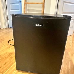 Mini fridge great condition