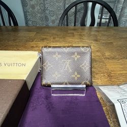 LV Wallet/Card Holder
