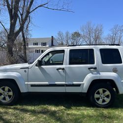 2012 JEEP LIBRTY 4x4 - Limited Edition 