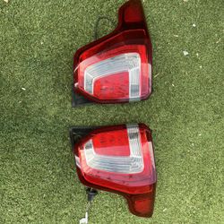 2016-2019 Ford Explorer OEM Tail Lights