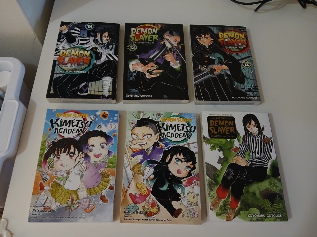 6 Demon Slayer books New  for Only 30 dollars (all paid 70 dollars) and i gift 2 Naruto books New and 1 My hero academia book new (all cost 30 dollars