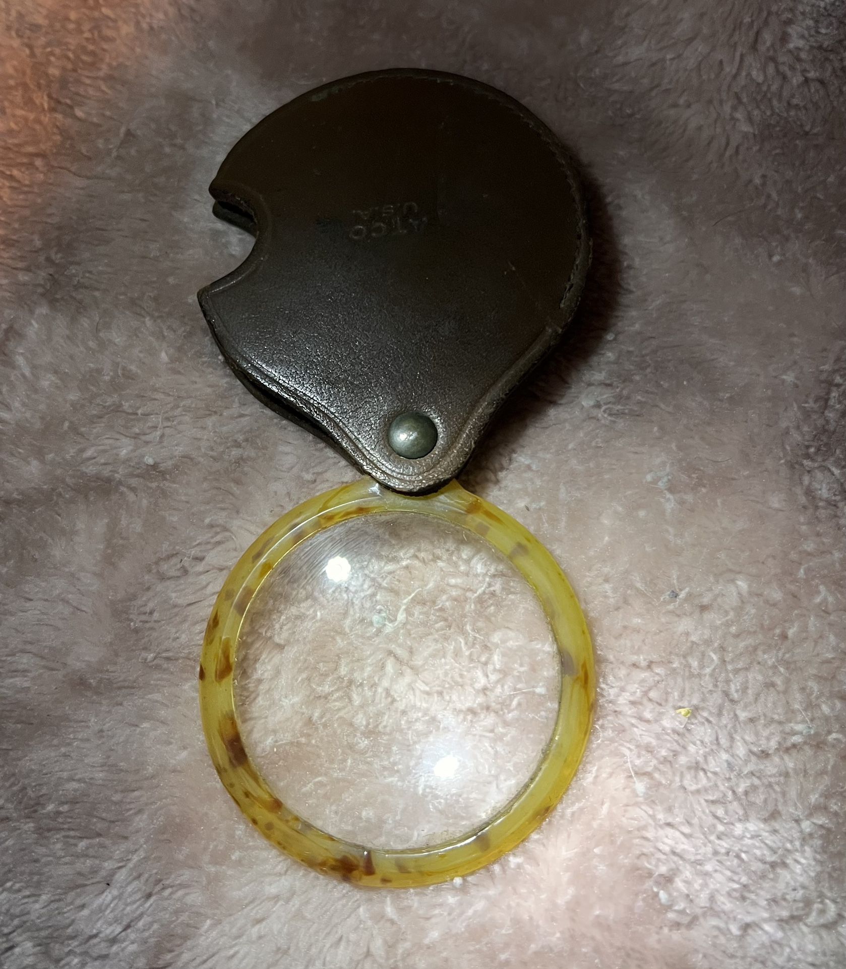 Vintage Pocket Size Magnifying Glass In Leather Case