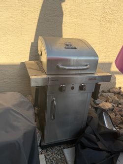 Char-Broil Signature TRU-Infrared Gas Grill with cover