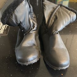 Women’s Snow Bout Size 8