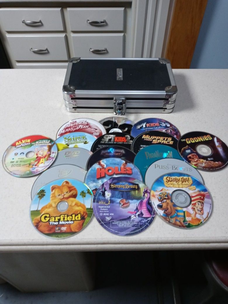 17 Kids Movies And Case $ 7