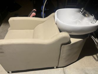 Shampoo chair recliner, comfort wash, backwash. Beige