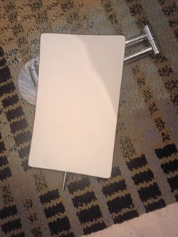 Wall-Mount Vanity Mirror with Extendable Arm