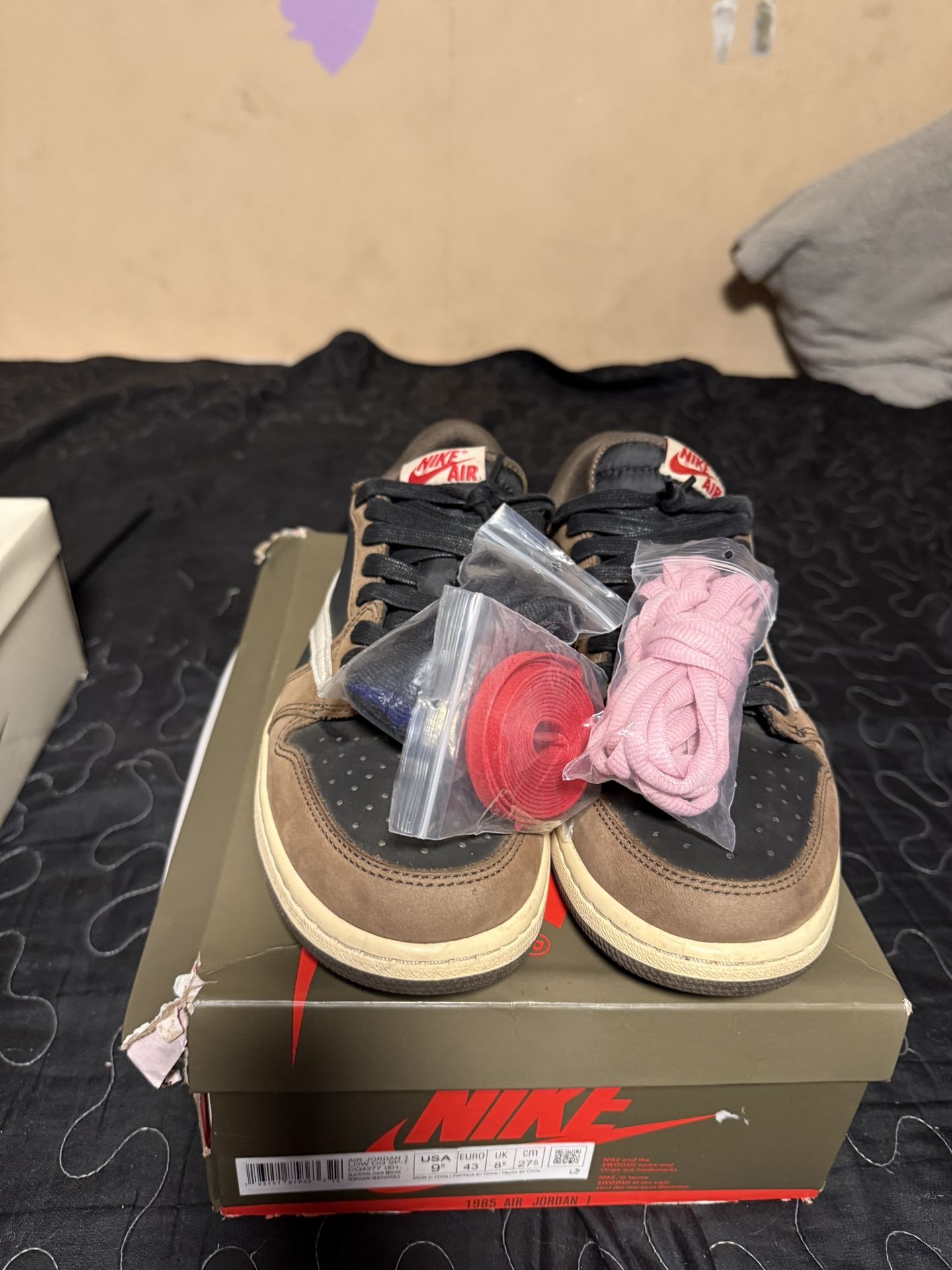 Travis Scott Jordan 1 low 9.5