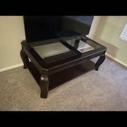 Heavy Excellent Condition Coffee Table And End Table 