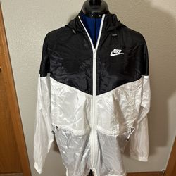 Nike Women’s Windbreaker