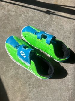 Bowling shoes size 4