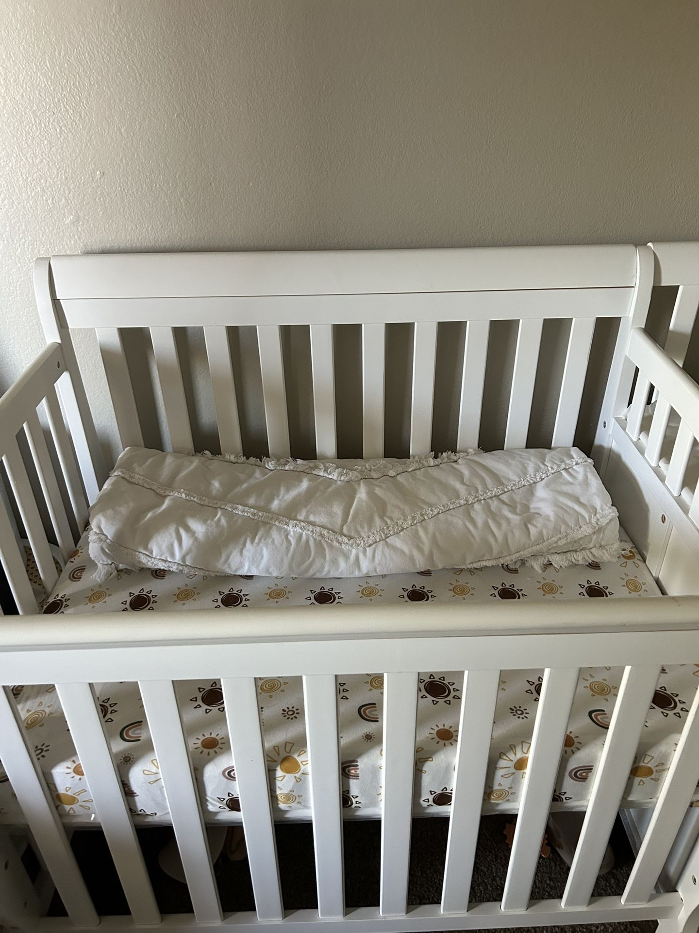 Mini Crib With Connected Changing Table And Sheets