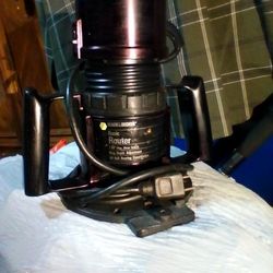 One Horsepower Black & Decker Router Works Great $25