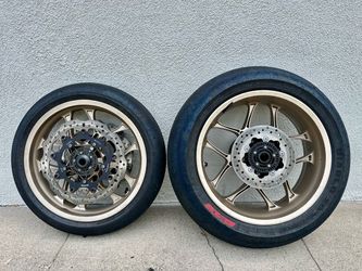 2015–2024 Yamaha R1 OEM Anniversary Gold Wheel Set – Galfer SBK / Captive Spacers / Pirelli SC2+SCX Slicks