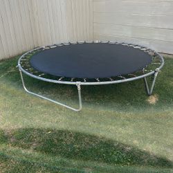 Trampoline 