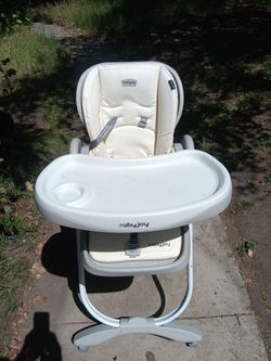 !! Baby High Chair  Almost New Firm Price
