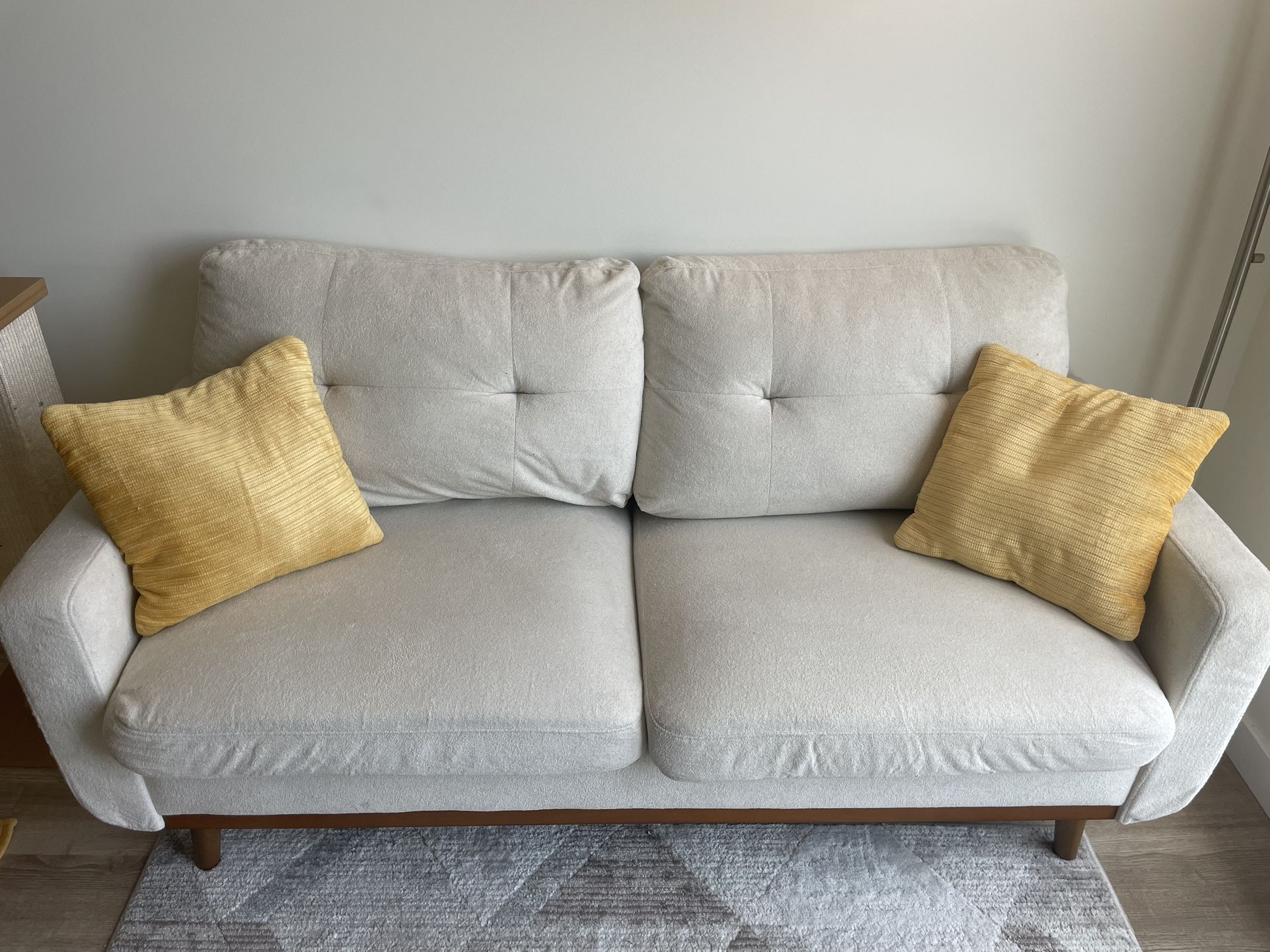 67x27x36in Couch