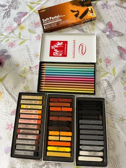 Soft Pastels & Metallic Color Pencils