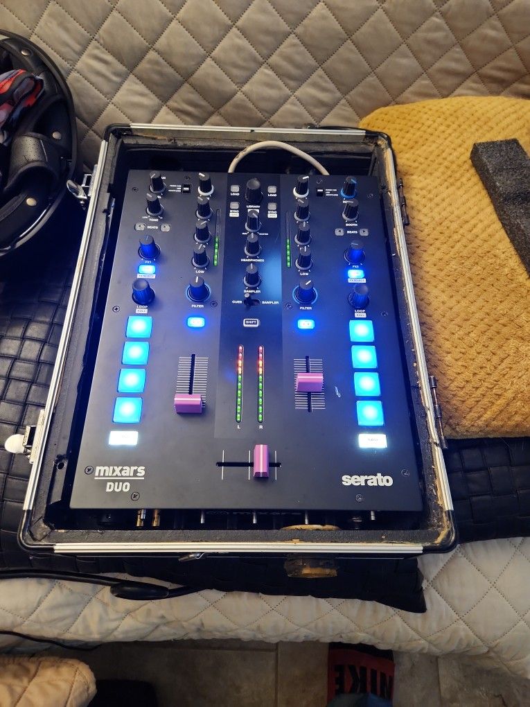 Serato Mixars Duo W/ Case Custom Wire Connection( Not Original Case)
