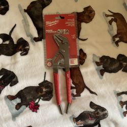 Milwaukee 10” Comfort Grip Straight Jaw Pliers