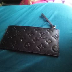 Who Want A Lv For 900.