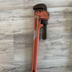 Husky/Ohio Forge Heavy Duty Cast iron 18'' Pipe Wrench
