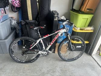 Mountain Bike (Best Offer)